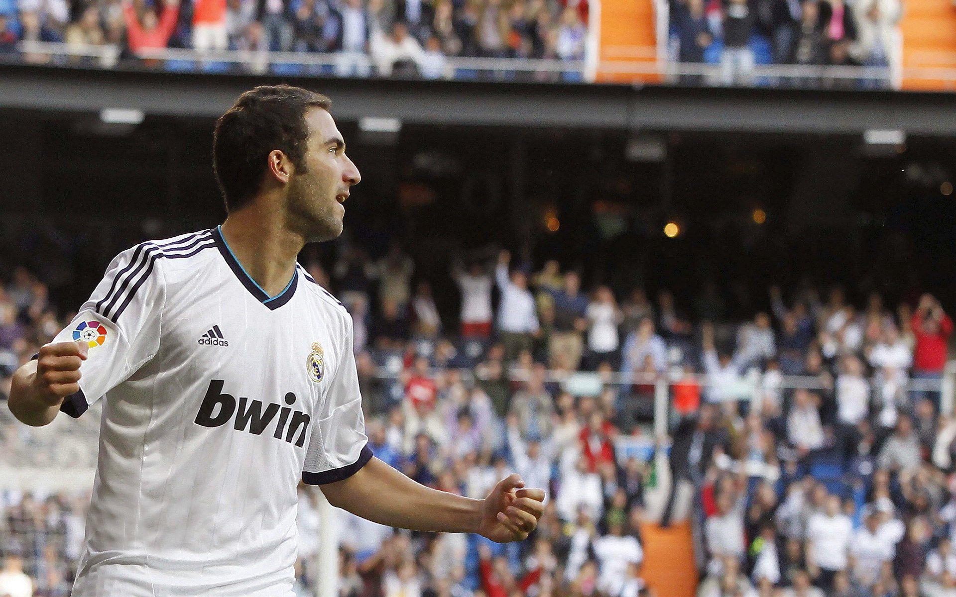 英超争冠之夜,斯通斯赛后评分拉满,铸就曼城王朝的隐形基石